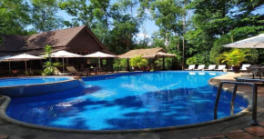 Hotels in Samraong Tong